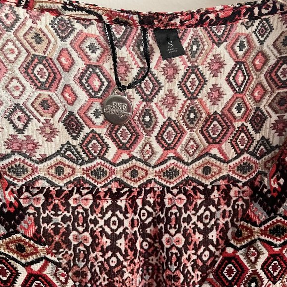 BKE Geo Print Long Tab Sleeve V-Button Down Boho Semi Sheer Peasant Blouse Top S - Picture 8 of 9